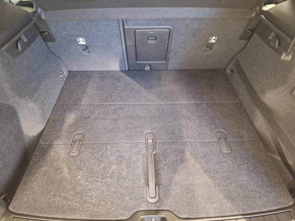Volvo XC40 2019 Musta