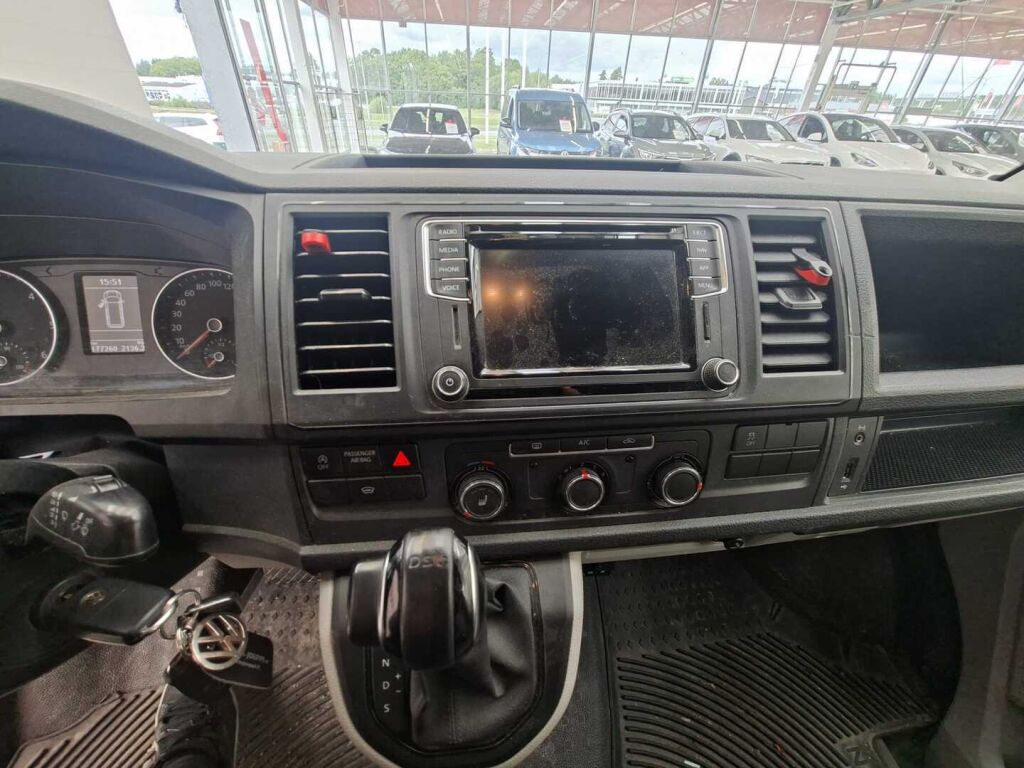 Volkswagen Transporter 2019 Musta