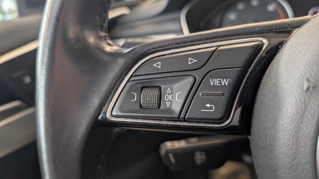 Audi A4 2019 Musta