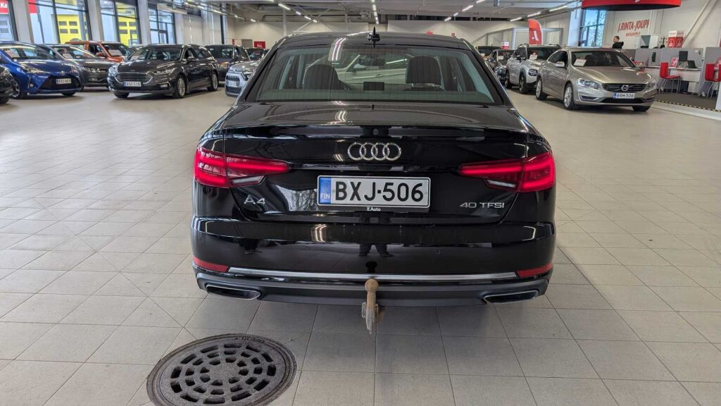 Audi A4 2019 Musta