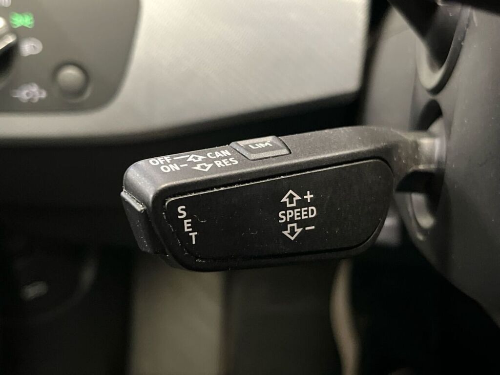Audi A4 2019 Musta