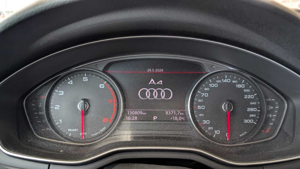 Audi A4 2019 Musta