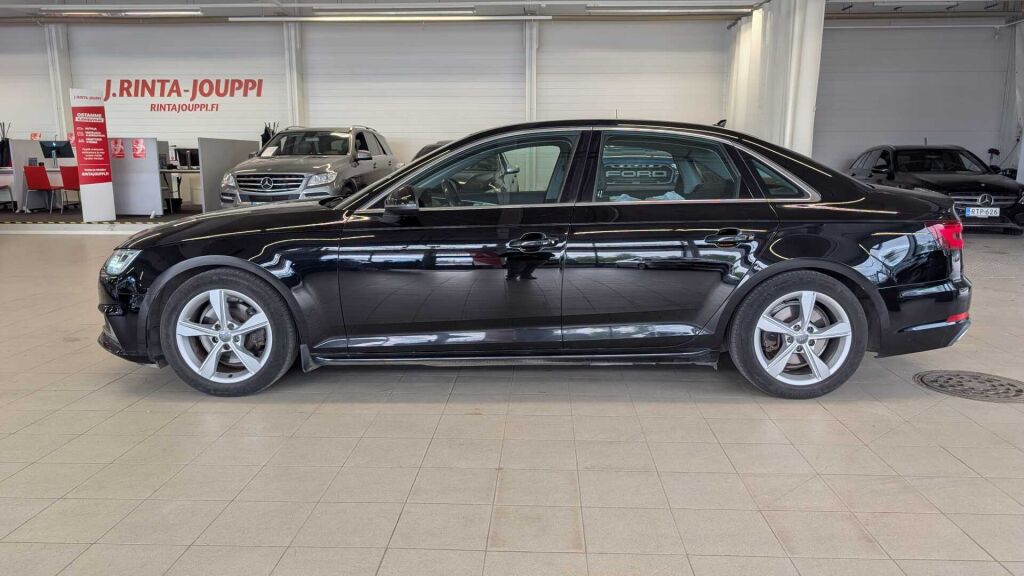 Audi A4 2019 Musta