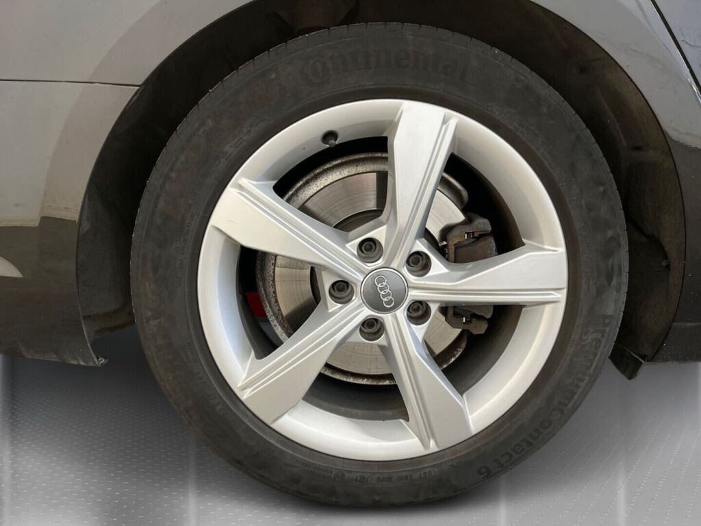 Audi A4 2019 Musta