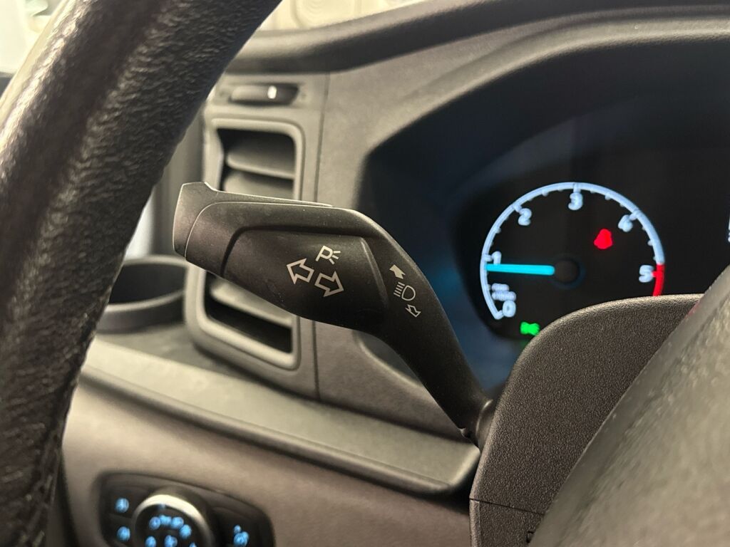 Ford Transit Custom 2019 Valkoinen