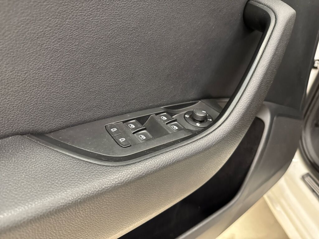 Skoda Superb 2019 Valkoinen