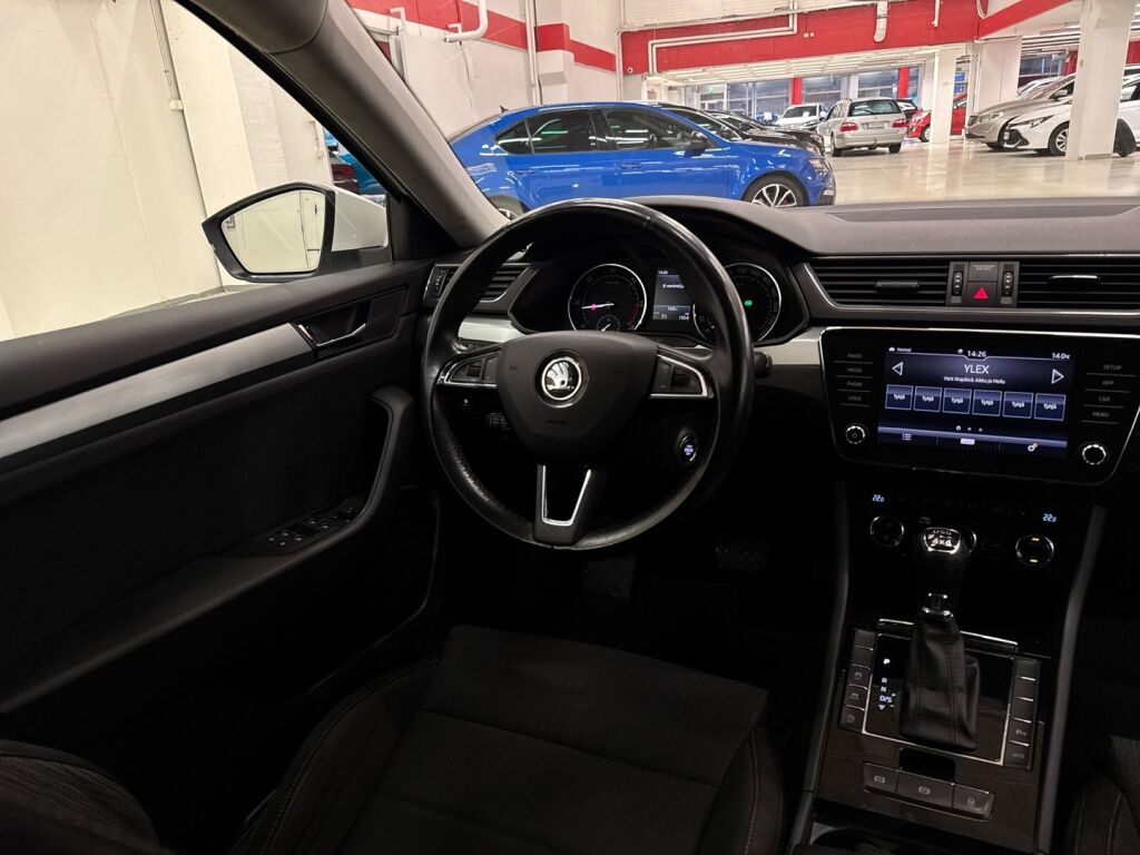 Skoda Superb 2019 Valkoinen
