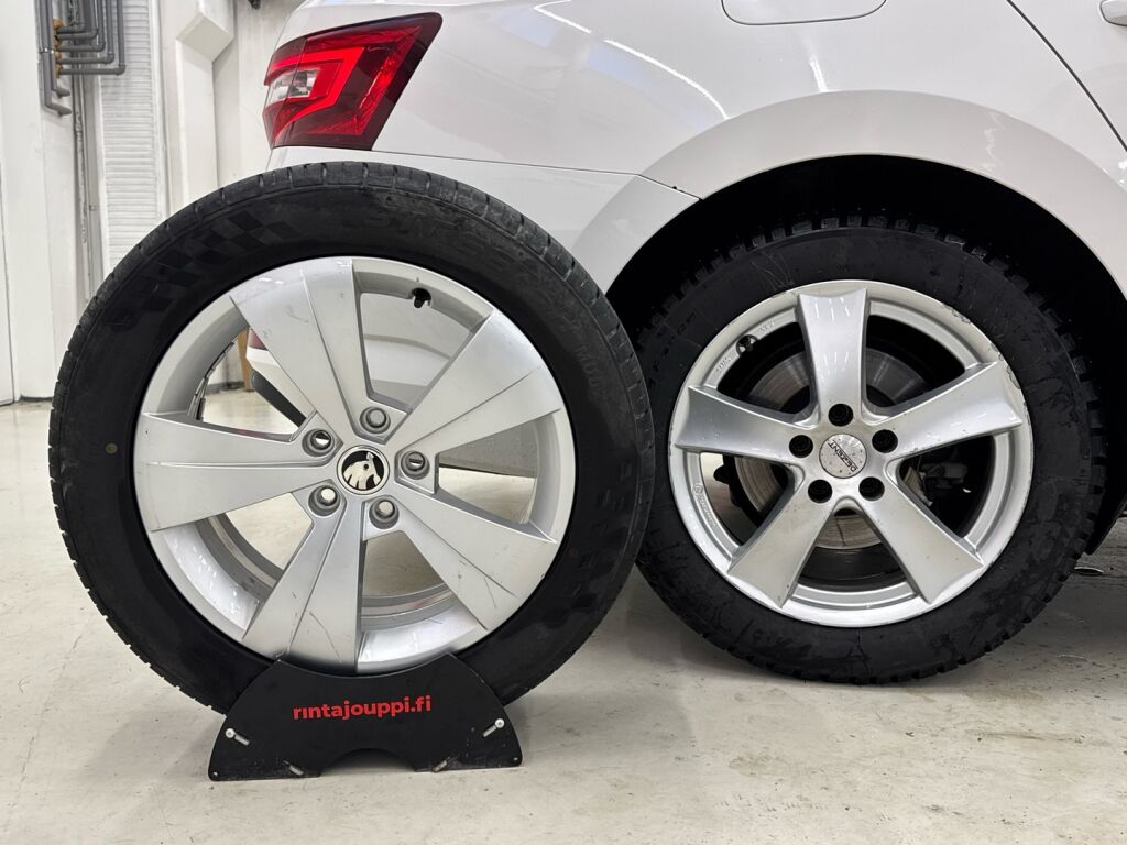 Skoda Superb 2019 Valkoinen