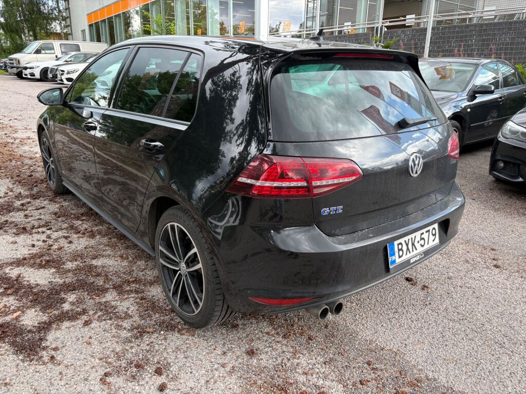 Volkswagen Golf 2017 Musta