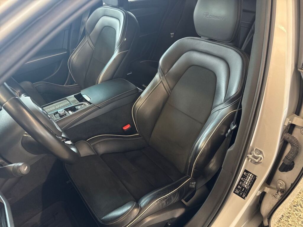 Volvo V90 2020 Metallinhohto Hopea (Bright Silver Metallic)
