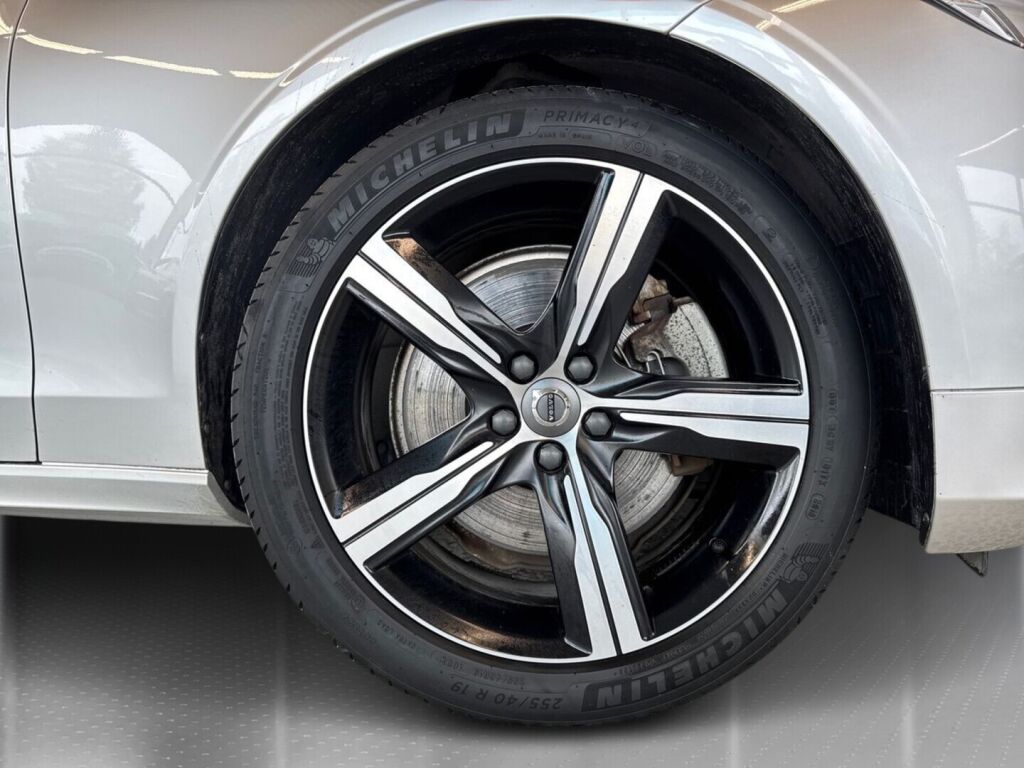 Volvo V90 2020 Metallinhohto Hopea (Bright Silver Metallic)