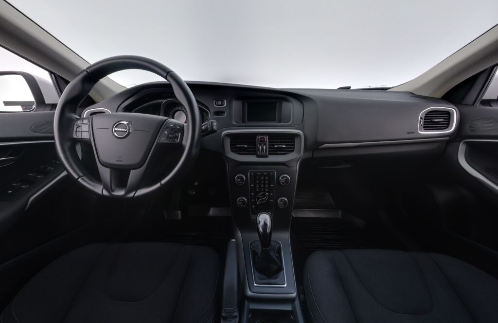 Volvo V40 2017 Valkoinen