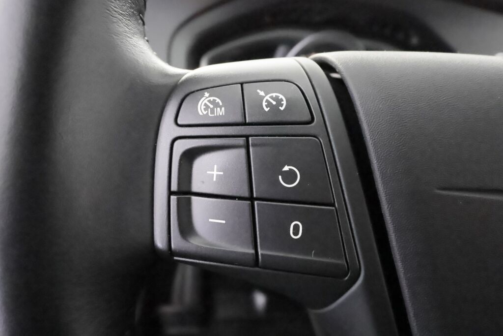 Volvo V40 2017 Valkoinen