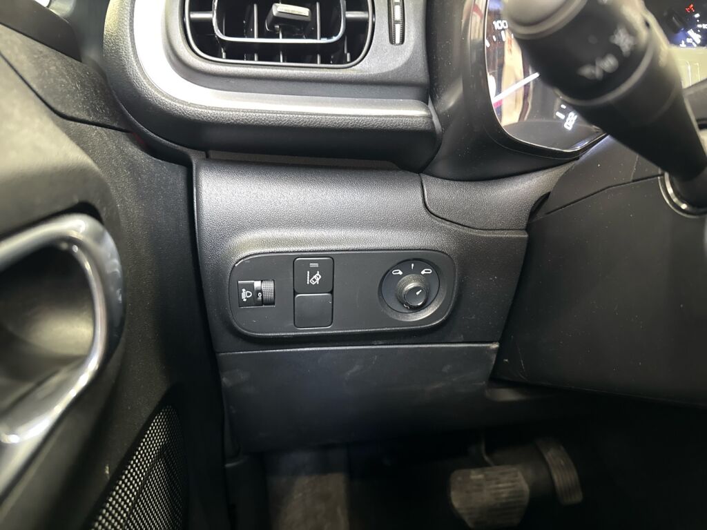 Citroen C3 2019 Punainen