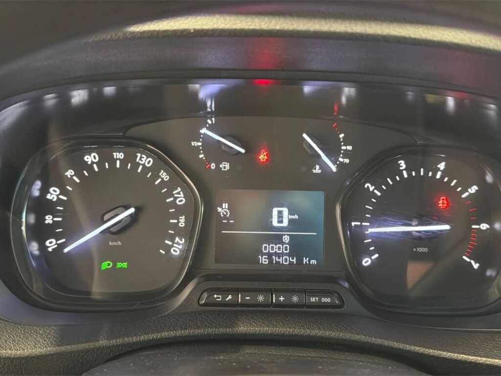 Citroen Spacetourer 2020 Musta
