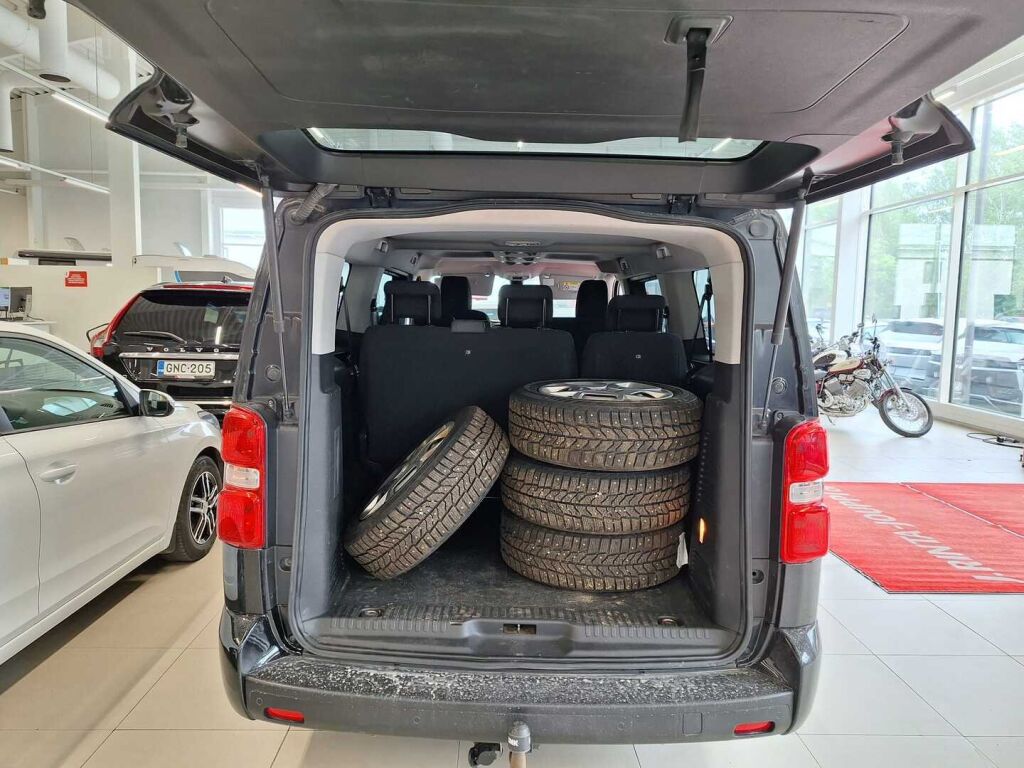 Citroen Spacetourer 2020 Musta