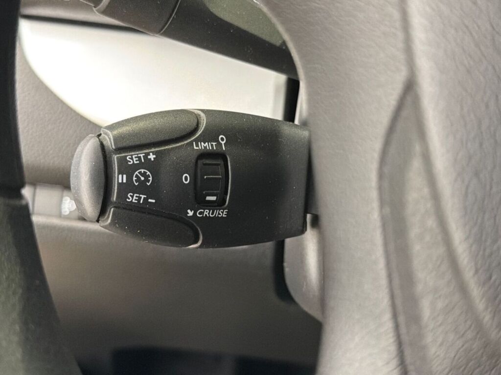 Citroen Spacetourer 2020 Musta