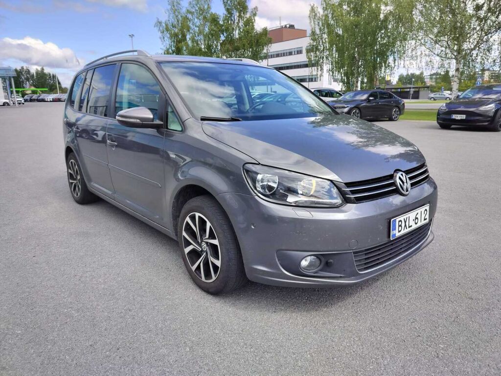 Volkswagen Touran 2014 Ruskea (beige)
