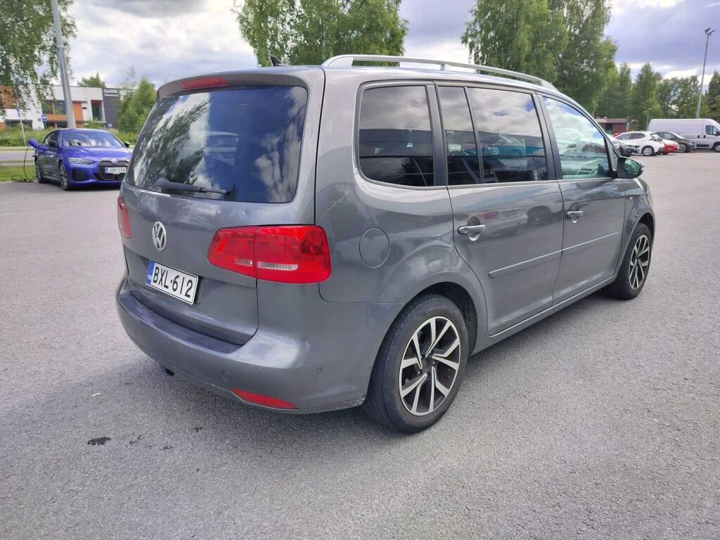 Volkswagen Touran 2014 Ruskea (beige)
