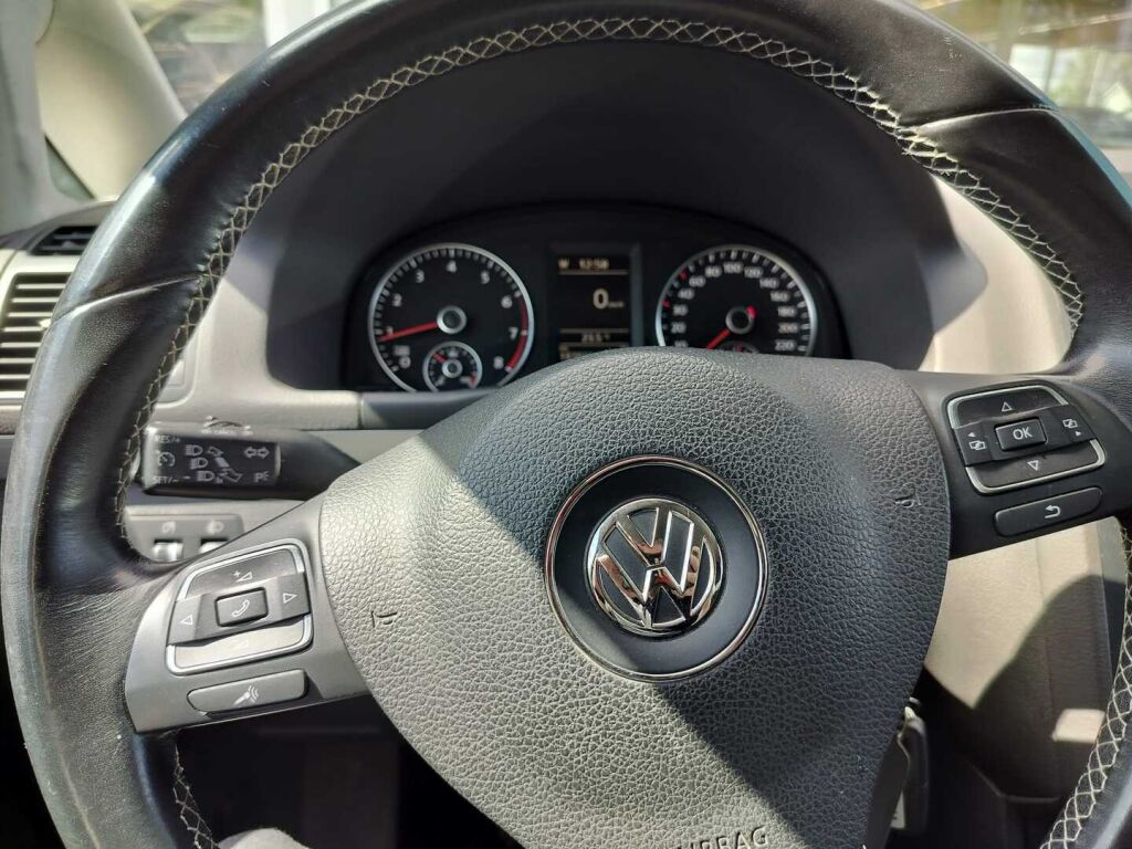 Volkswagen Touran 2014 Ruskea (beige)