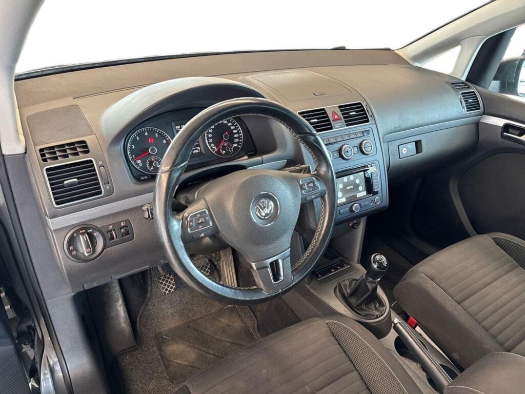 Volkswagen Touran 2014 Ruskea (beige)