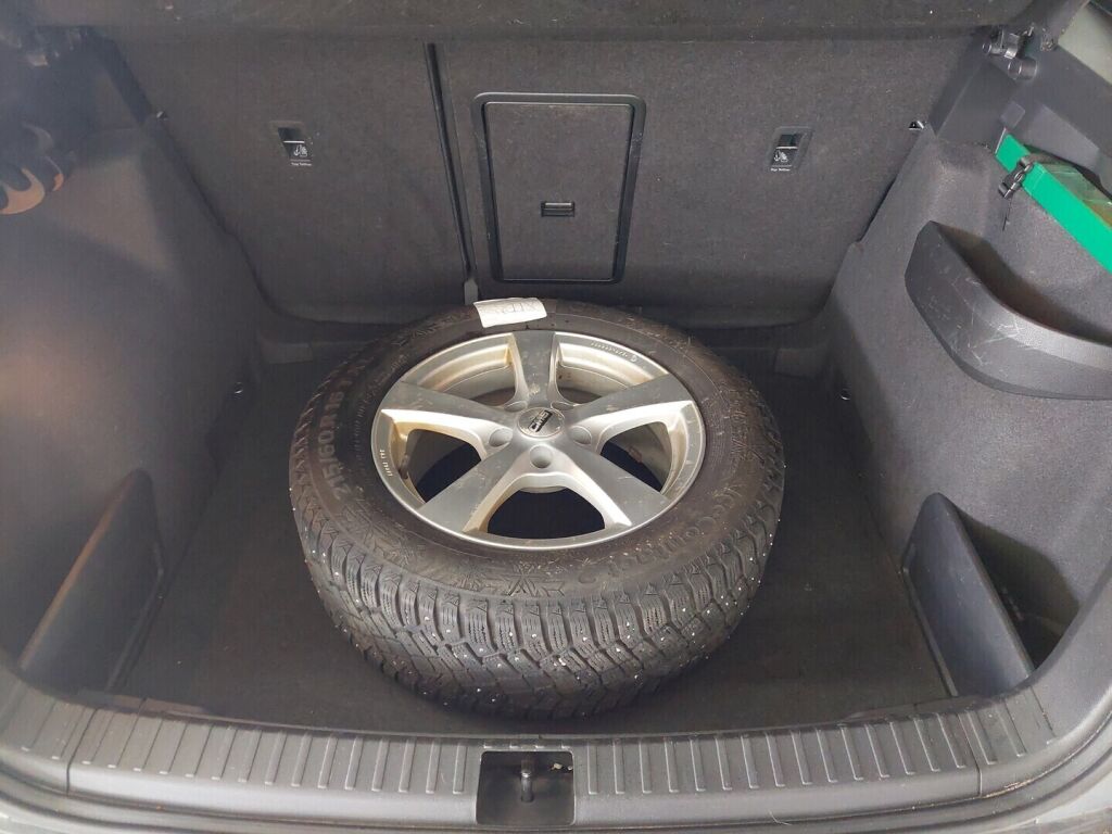 Skoda Karoq 2019 Harmaa