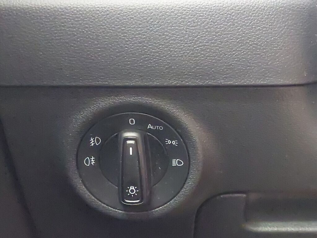 Skoda Karoq 2019 Harmaa