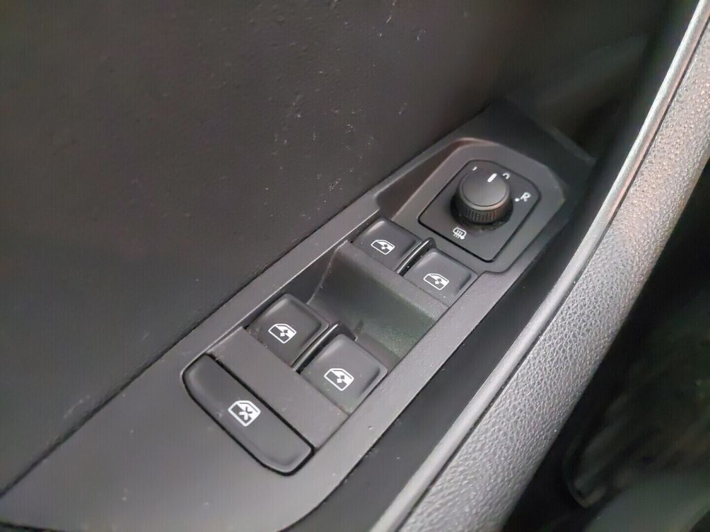 Skoda Karoq 2019 Harmaa