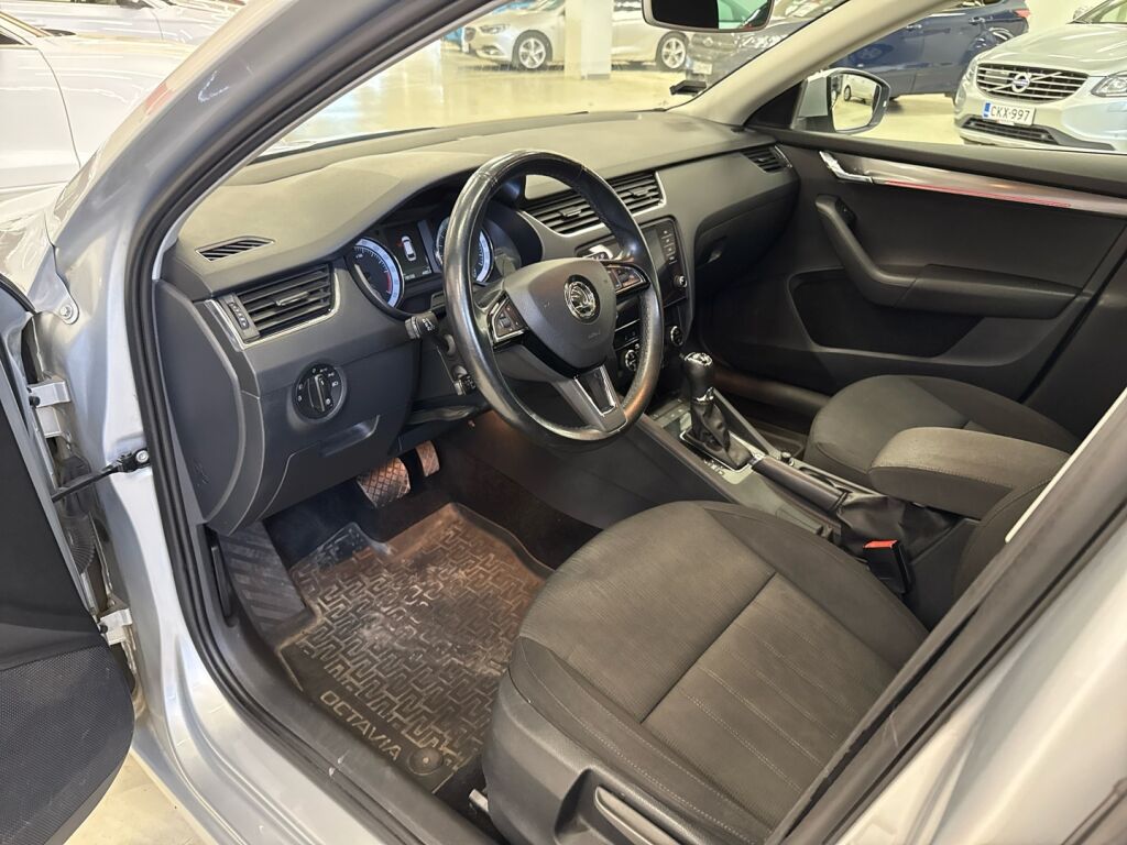 Skoda Octavia 2019 Harmaa