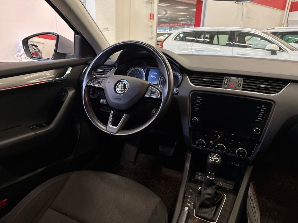 Skoda Octavia 2019 Harmaa