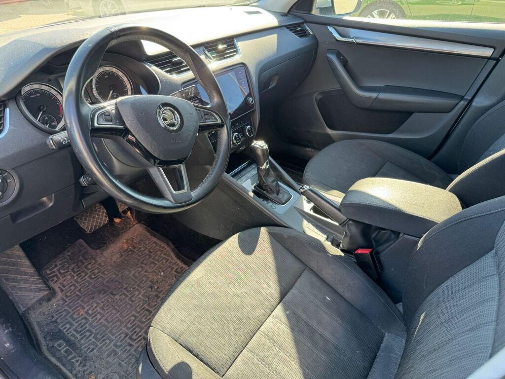 Skoda Octavia 2019 Harmaa