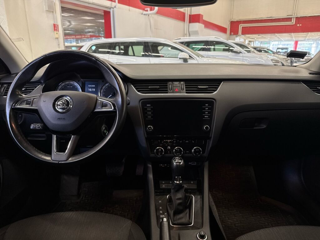 Skoda Octavia 2019 Harmaa
