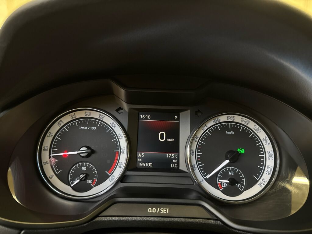 Skoda Octavia 2019 Harmaa