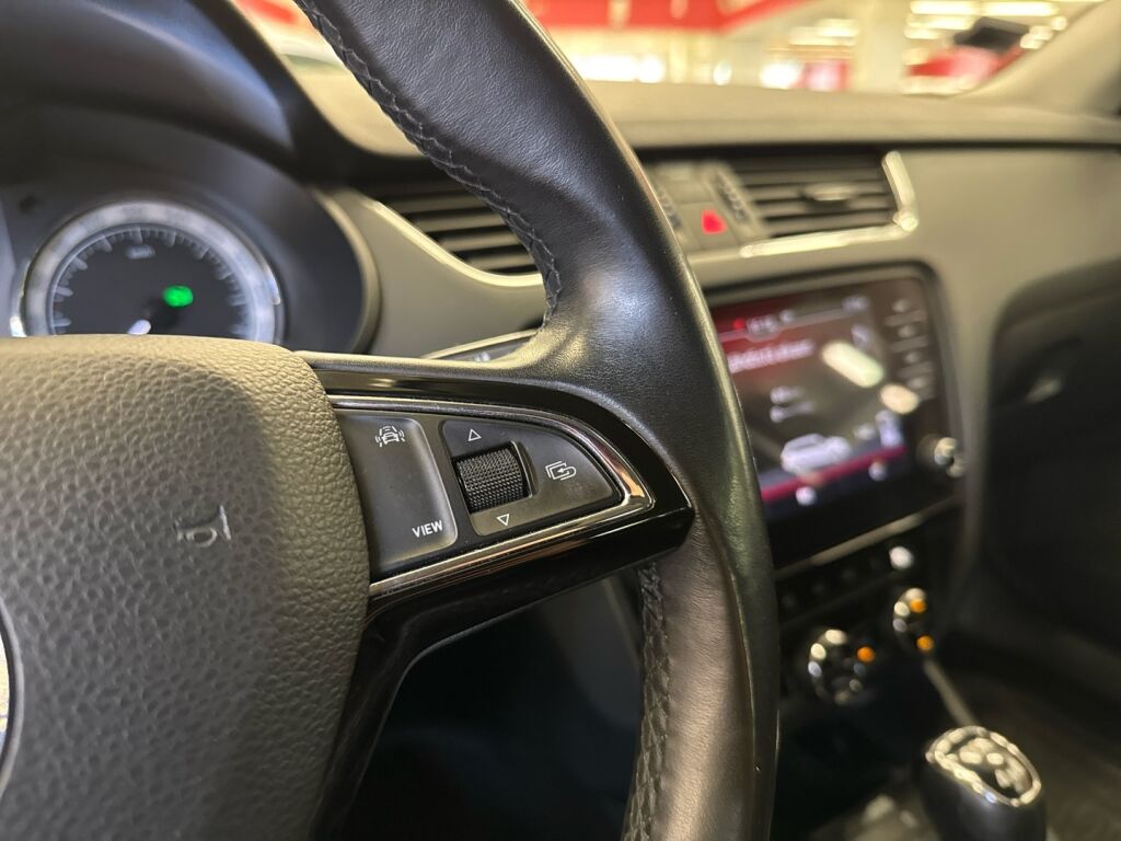 Skoda Octavia 2019 Harmaa
