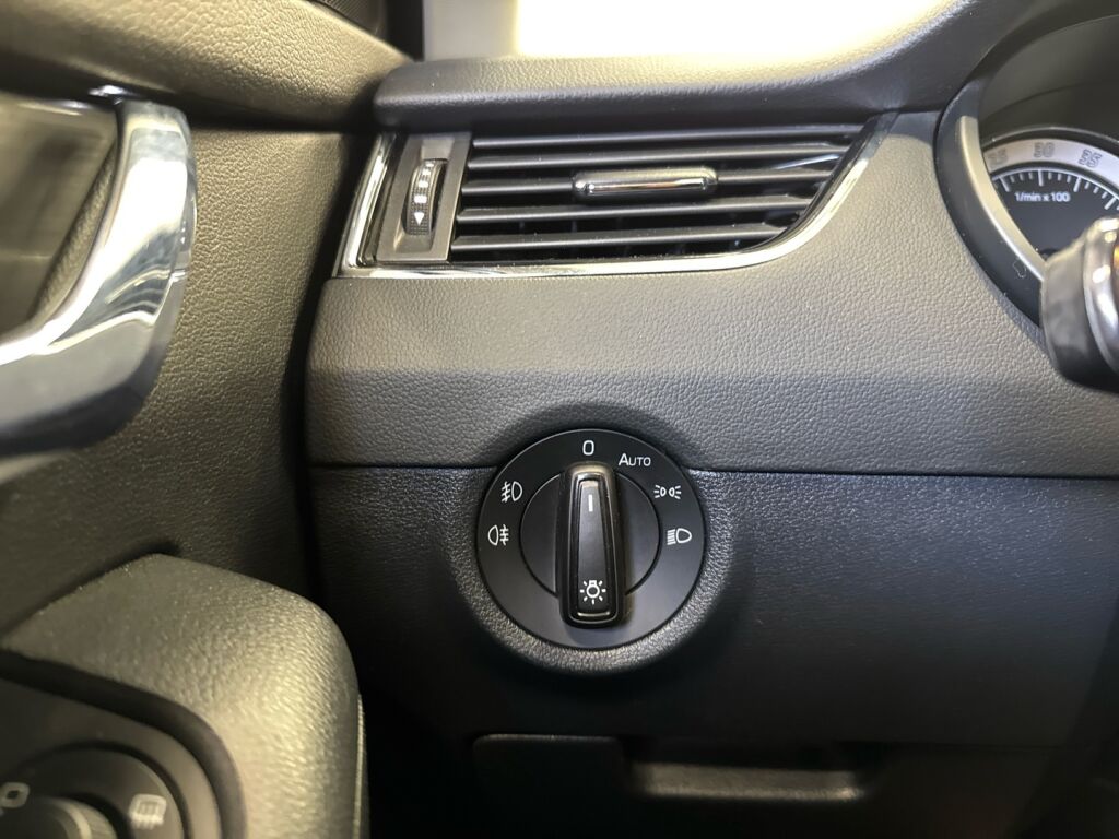 Skoda Octavia 2019 Harmaa