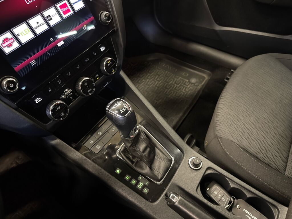 Skoda Octavia 2019 Harmaa