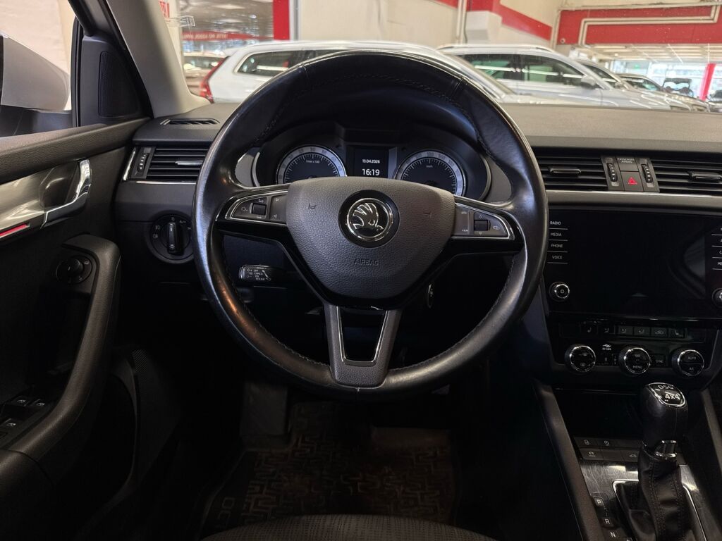 Skoda Octavia 2019 Harmaa