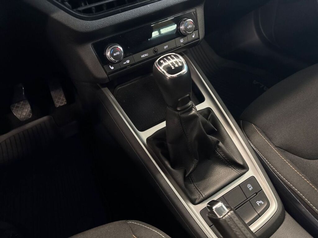 Skoda Scala 2019 Metallinhohto Hopea