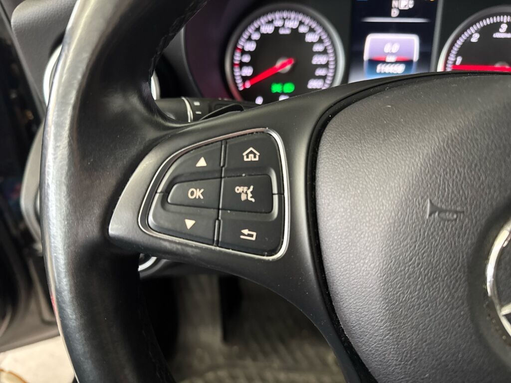 Mercedes-Benz C 2015 Musta