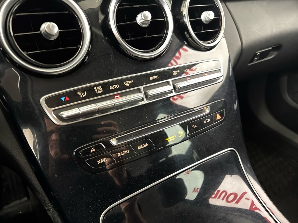 Mercedes-Benz C 2015 Musta