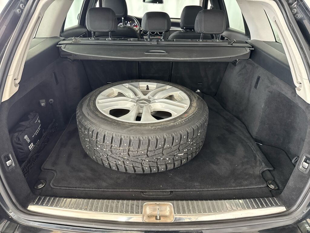 Mercedes-Benz C 2015 Musta