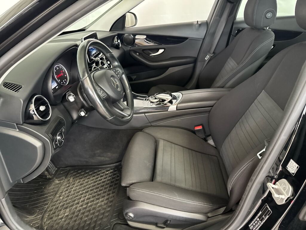 Mercedes-Benz C 2015 Musta