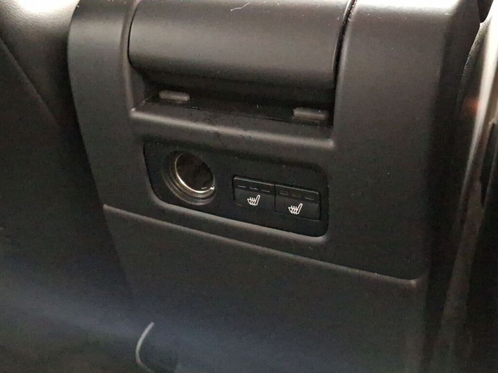 Volvo XC70 2010 Musta