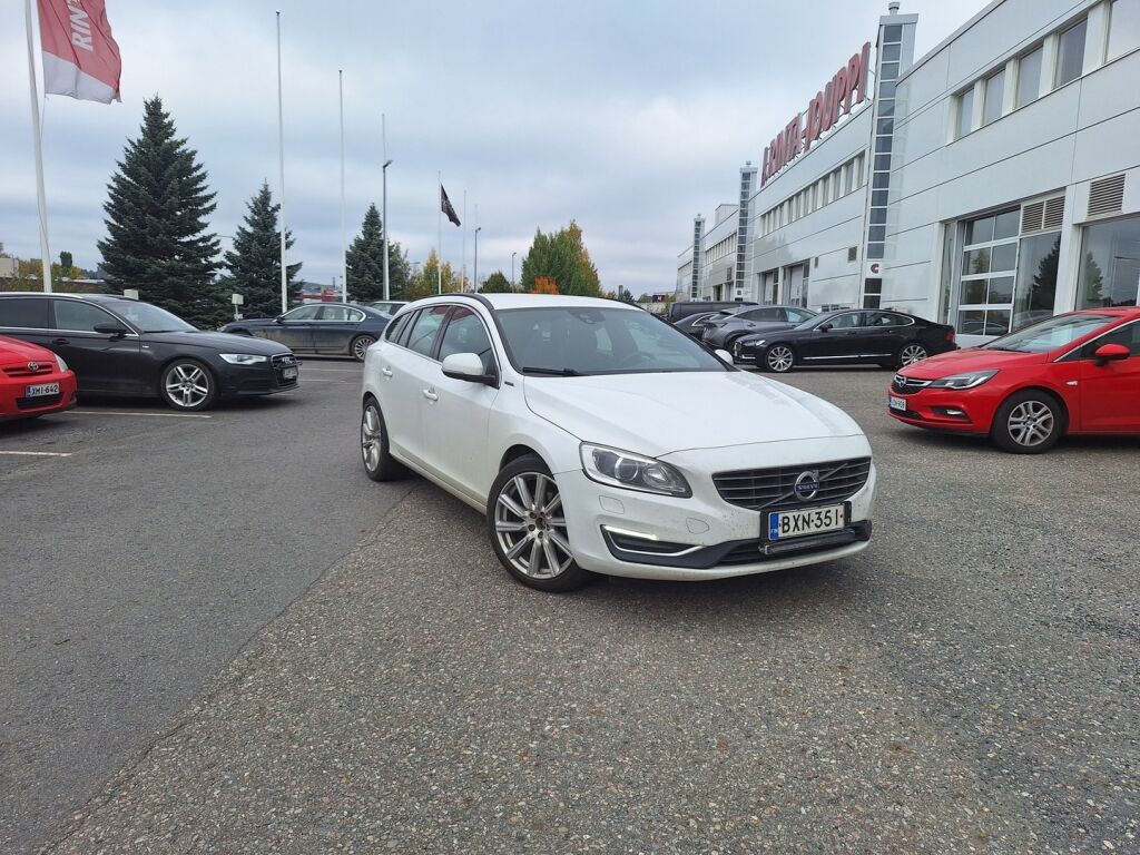 Volvo V60 2017 Valkoinen
