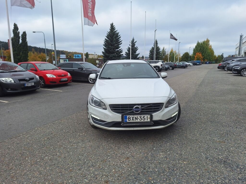 Volvo V60 2017 Valkoinen