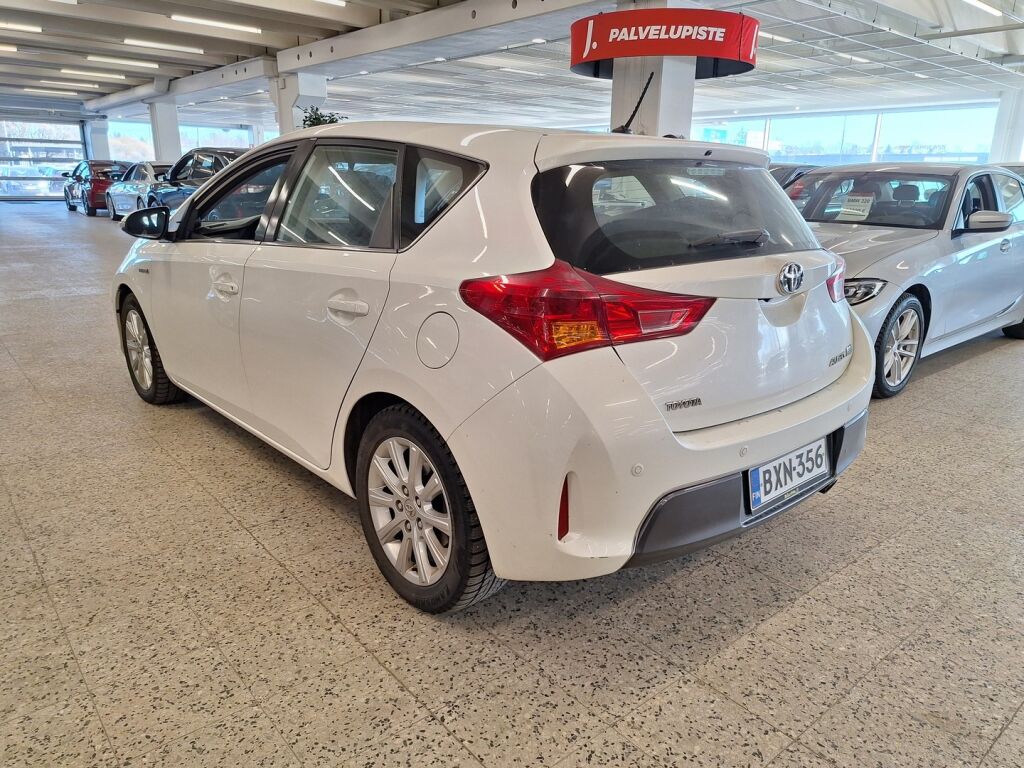Toyota Auris 2013 Valkoinen