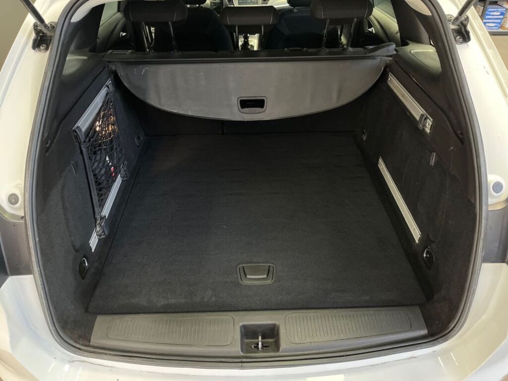 Opel Astra 2019 Valkoinen