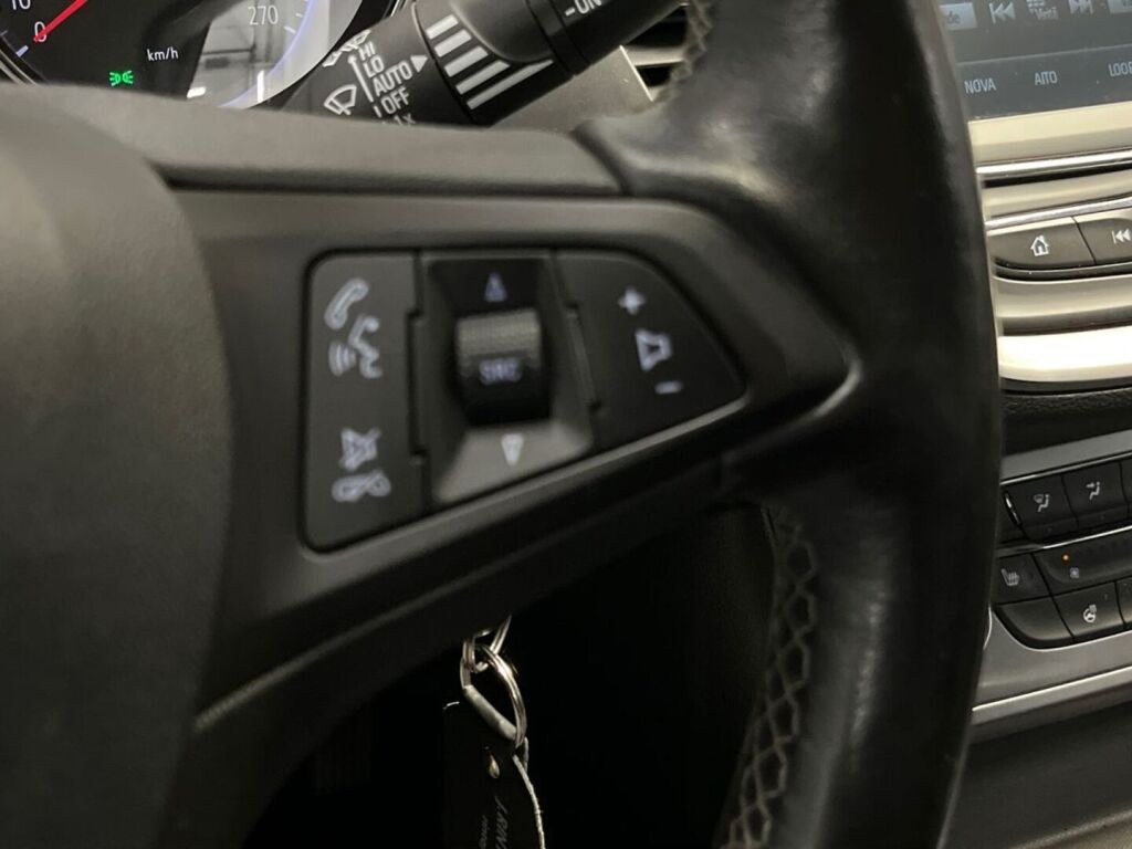 Opel Astra 2019 Valkoinen