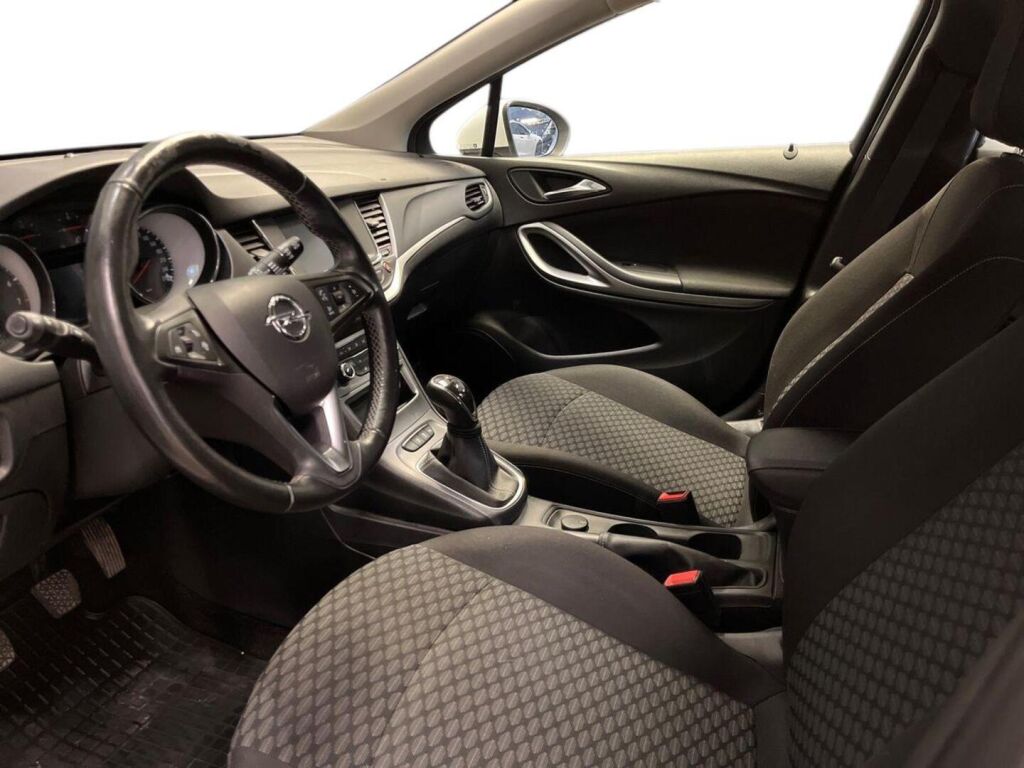 Opel Astra 2019 Valkoinen