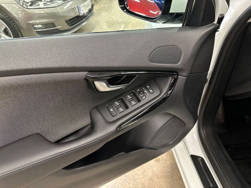 Volvo V40 2019 Valkoinen